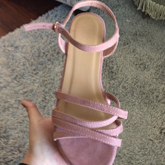 Platforms - Picture 3 of 4